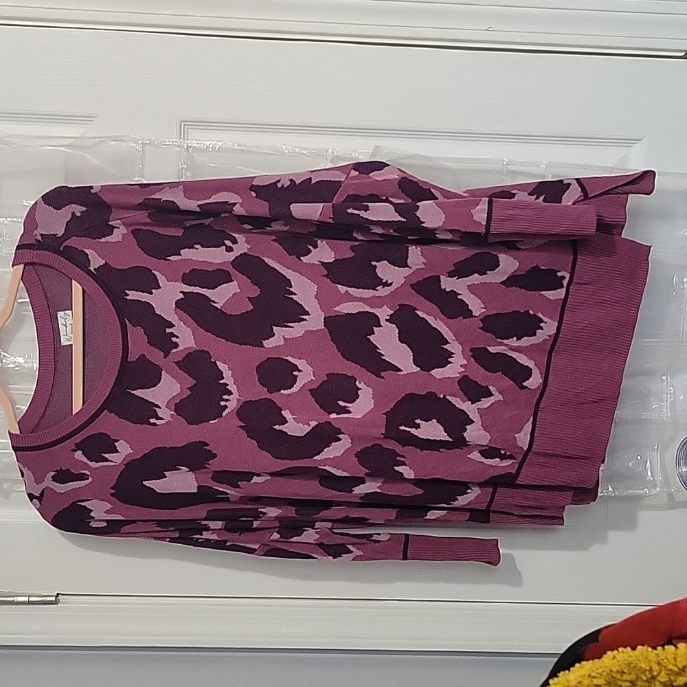 XXL gorgeous purple top!